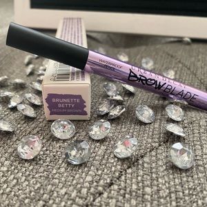 Urban Decay Brow Blade (Color: Brunette Betty)